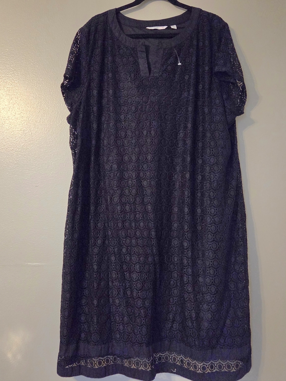 Isaac Mizrahi Live Plus Size Black Lace Overlay Maxi Dress. Sz 3X Resortwear - Picture 2 of 9